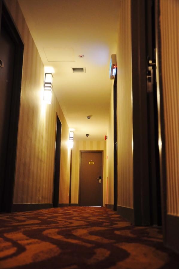 Hotel Zamburger Victory City Johor Bahru Exteriér fotografie