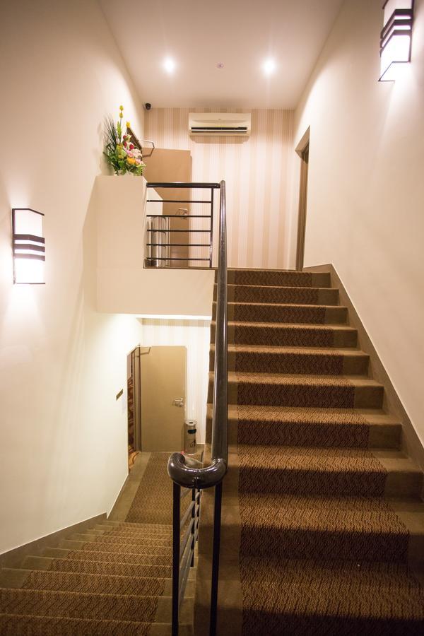 Hotel Zamburger Victory City Johor Bahru Exteriér fotografie